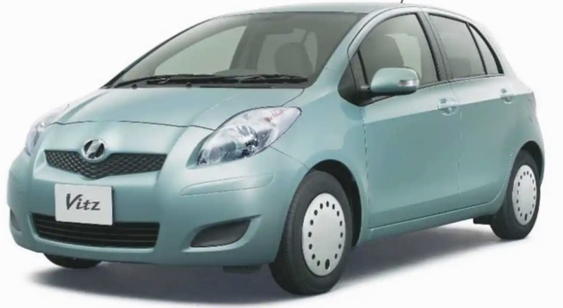 Лобовое стекло Toyota Vitz 2010